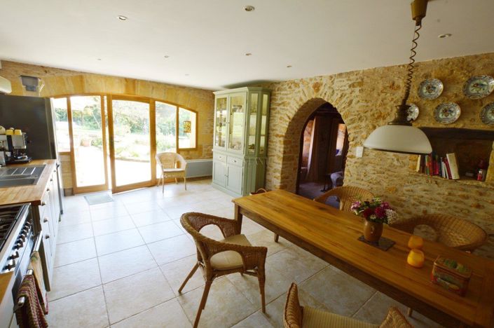 Image No.9-Propriété de 8 chambres à vendre à Montignac