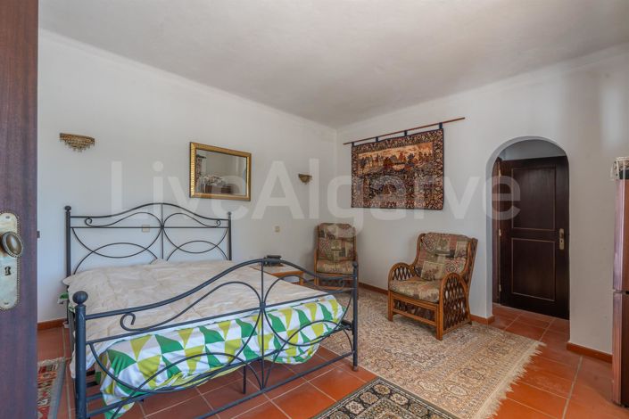 Image No.16-4 Bed House for sale