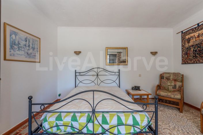 Image No.17-4 Bed House for sale