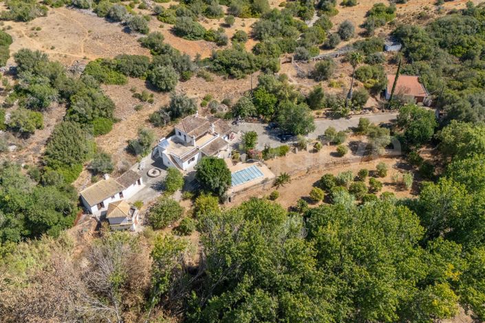 Image No.2-4 Bed House for sale