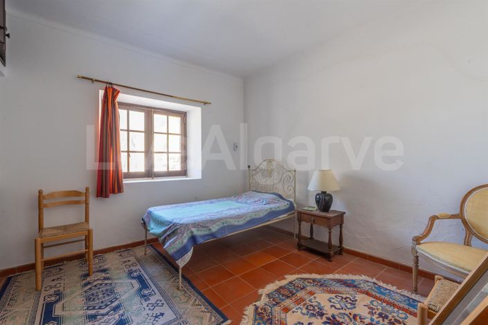 Image No.27-4 Bed House for sale