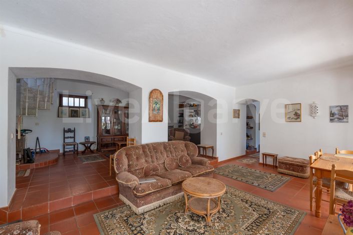 Image No.7-4 Bed House for sale