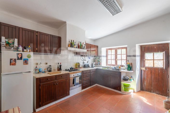 Image No.9-4 Bed House for sale