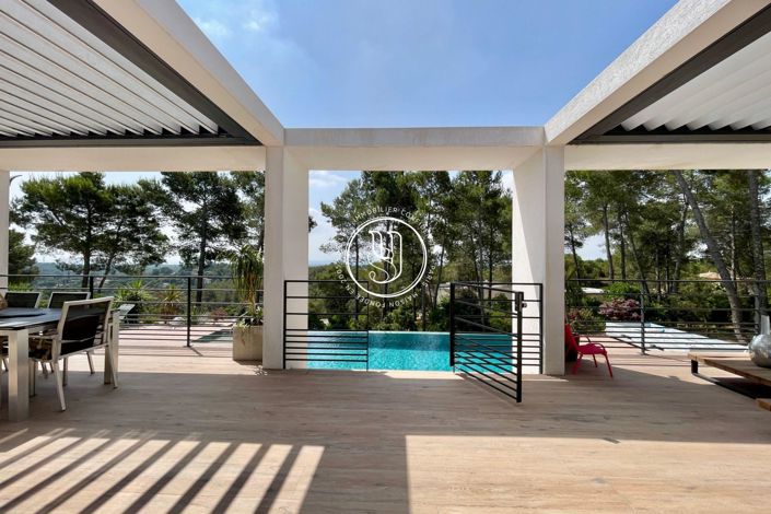 Image No.1-7 Bed House for sale