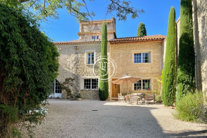 Image No.1-Maison de 6 chambres à vendre à Uzès