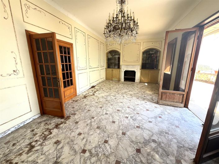 Image No.5-6 Bed House for sale