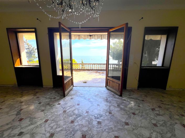 Image No.7-6 Bed House for sale