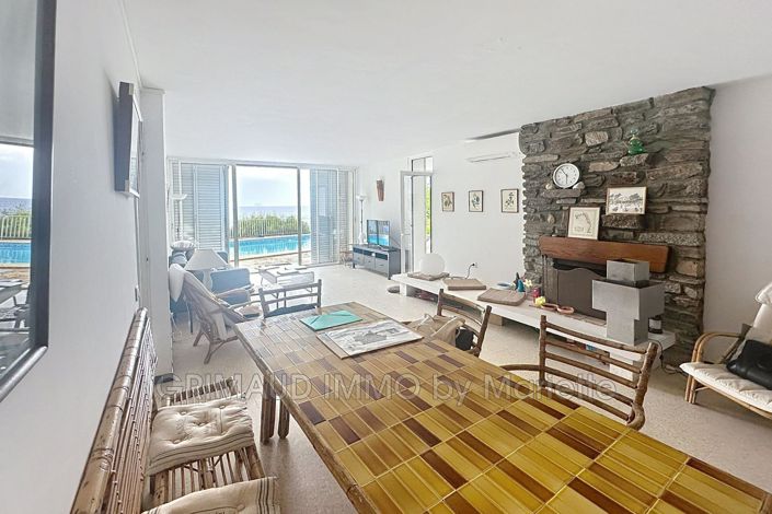 Image No.9-8 Bed House for sale