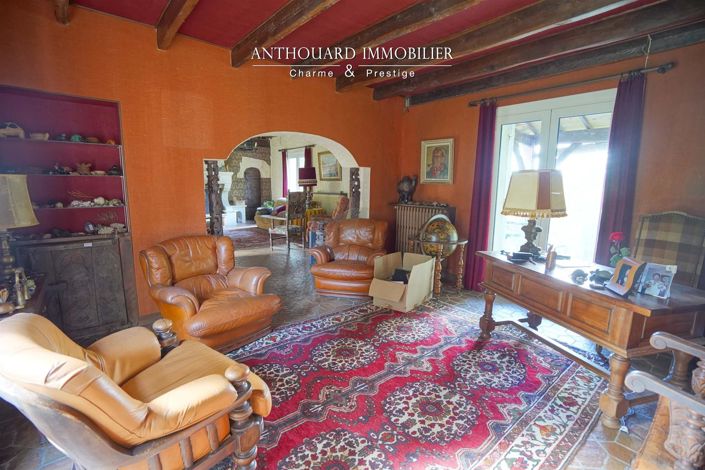 Image No.24-6 Bed House for sale