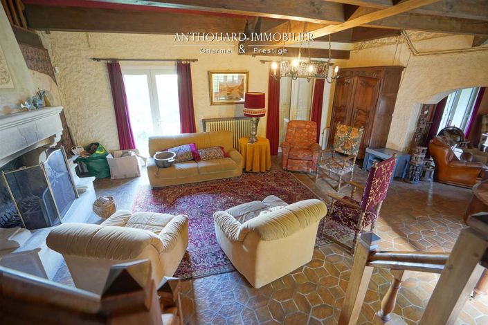 Image No.26-6 Bed House for sale