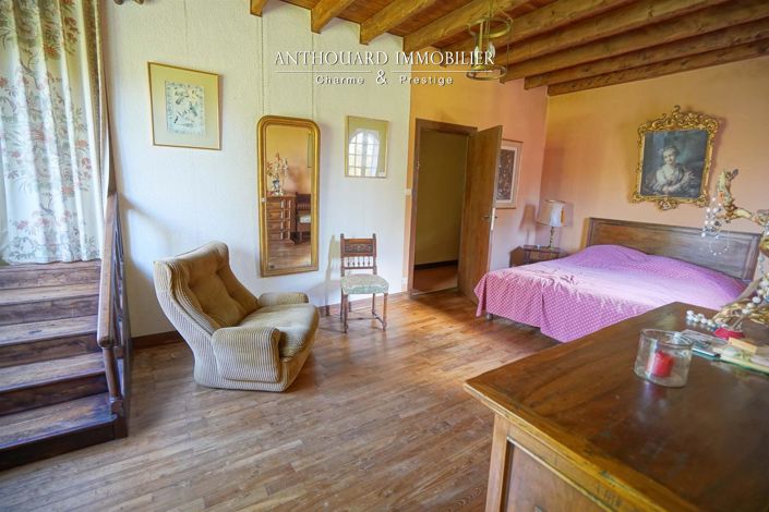 Image No.31-6 Bed House for sale