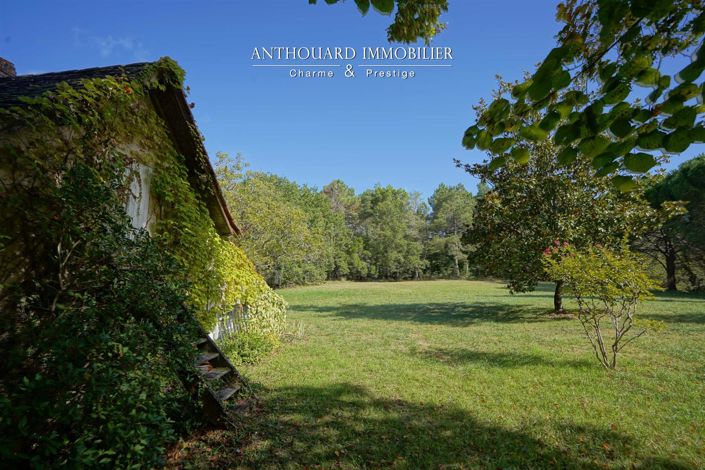 Image No.8-6 Bed House for sale