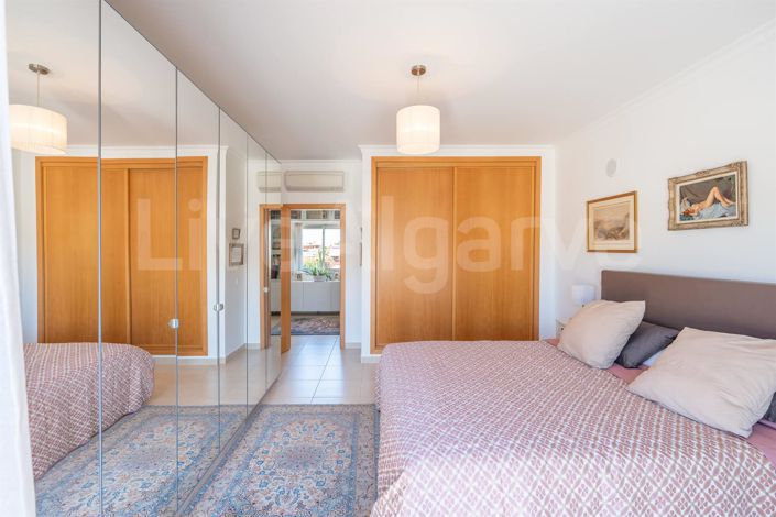 Image No.24-3 Bed House for sale