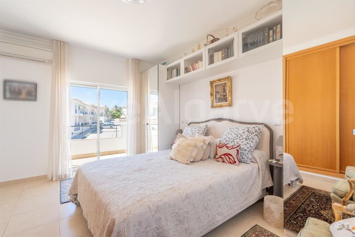 Image No.31-3 Bed House for sale