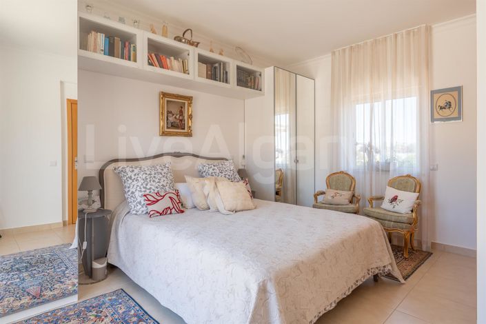 Image No.33-3 Bed House for sale