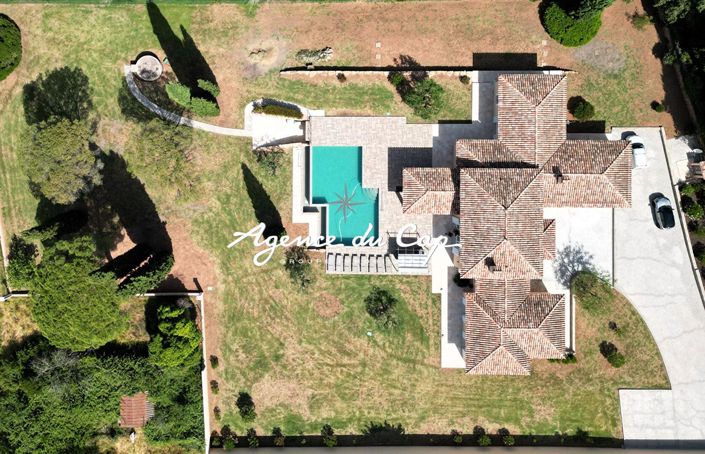 Image No.1-4 Bed House for sale