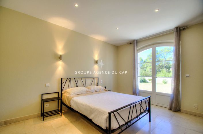 Image No.10-4 Bed House for sale