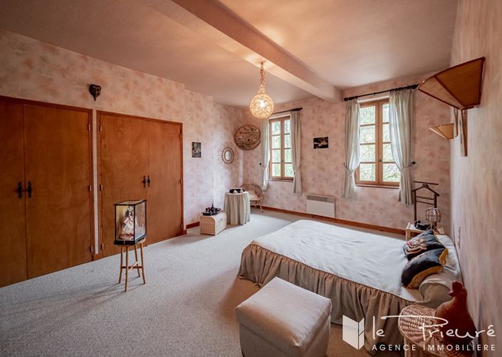 Image No.10-5 Bed House for sale