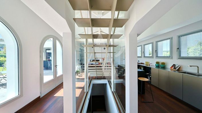 Image No.13-4 Bed Property for sale