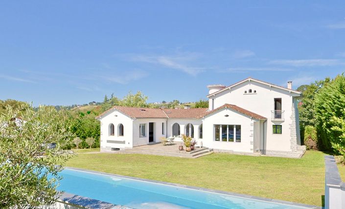 Image No.2-4 Bed Property for sale