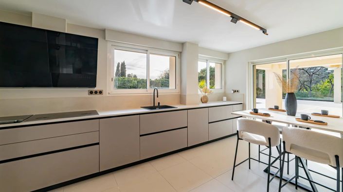 Image No.12-5 Bed House for sale