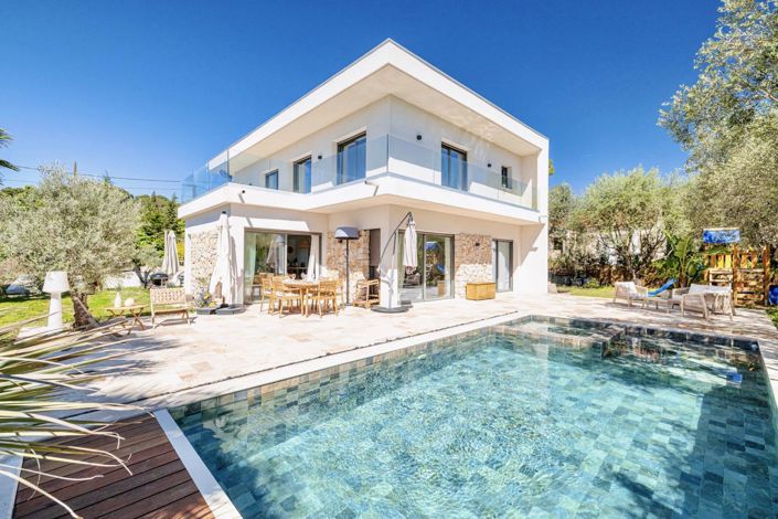 Image No.1-5 Bed House for sale