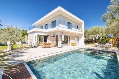 5 Bed House for sale