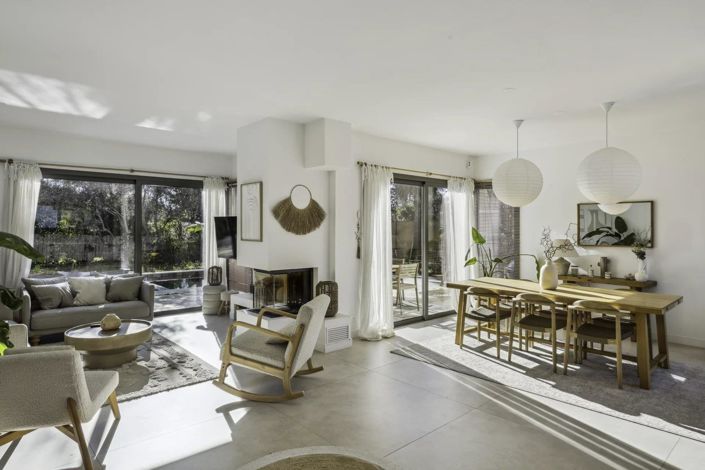 Image No.5-5 Bed House for sale