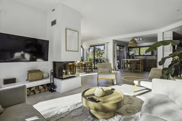 Image No.9-5 Bed House for sale