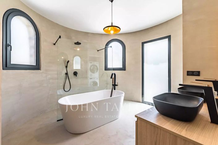 Image No.15-4 Bed House for sale