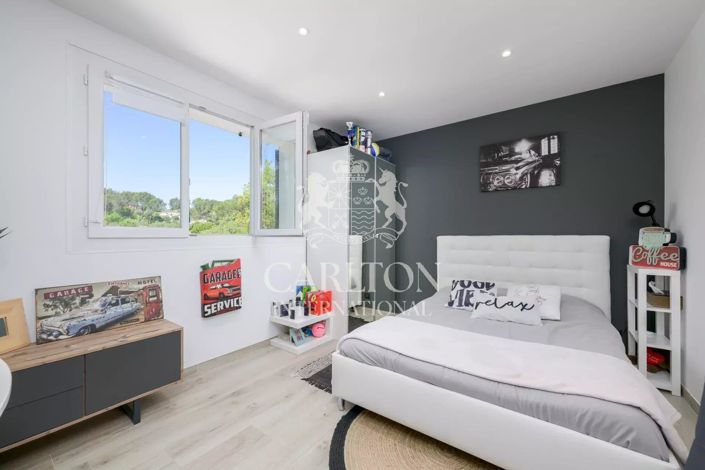 Image No.10-4 Bed House for sale