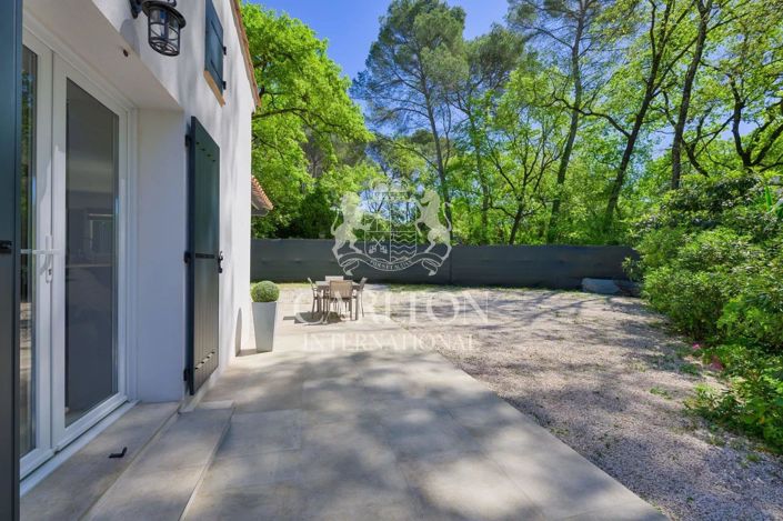 Image No.18-4 Bed House for sale