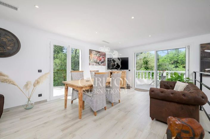 Image No.6-4 Bed House for sale