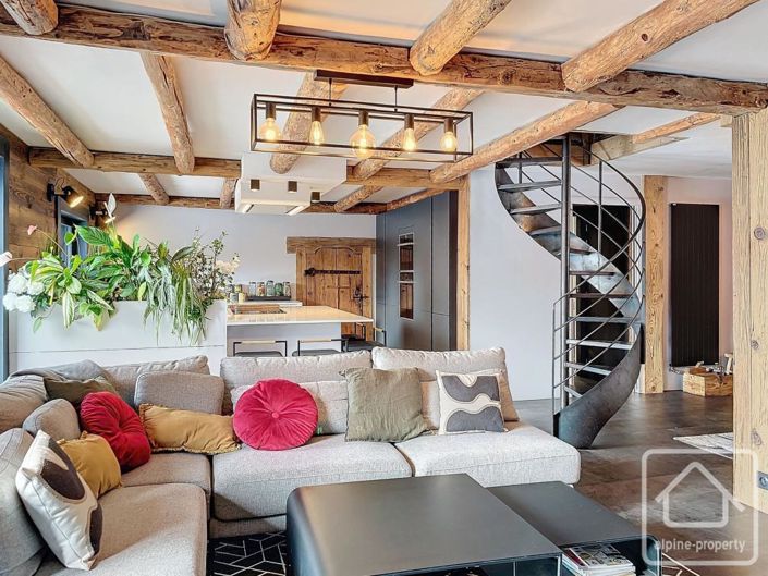 Image No.18-14 Bed Property for sale