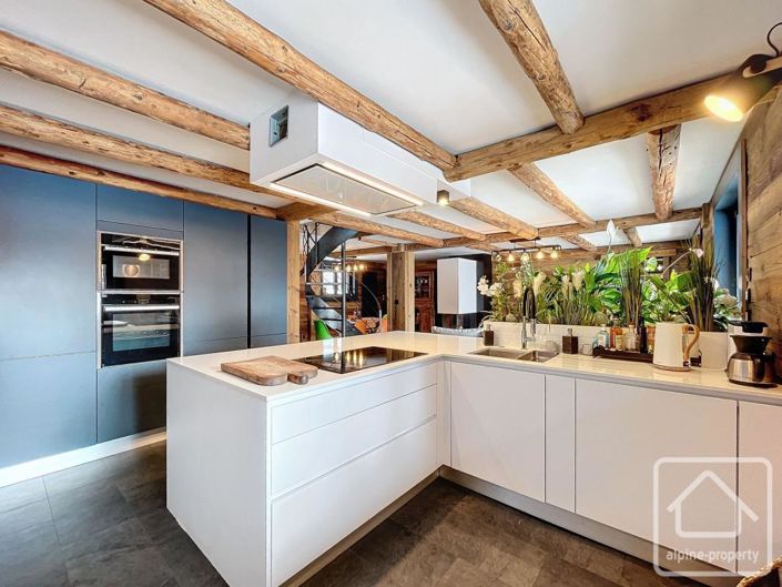 Image No.20-14 Bed Property for sale