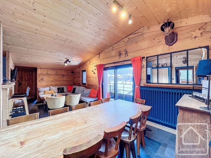 Image No.28-14 Bed Property for sale