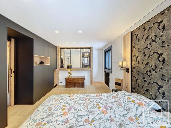 Image No.3-14 Bed Property for sale