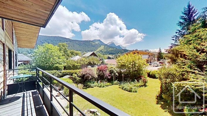 Image No.35-14 Bed Property for sale