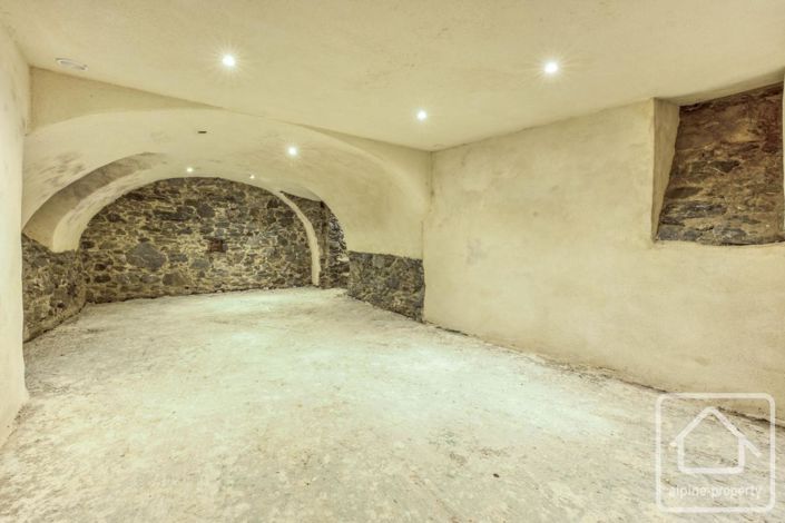 Image No.19-2 Bed Property for sale