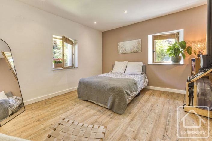 Image No.21-2 Bed Property for sale