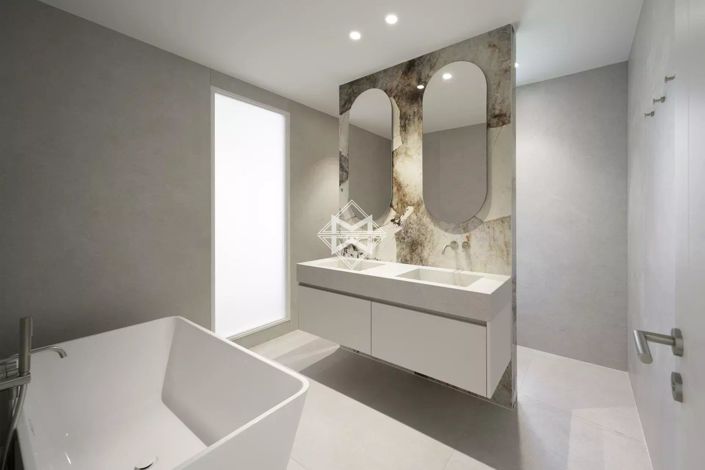 Image No.11-5 Bed House for sale