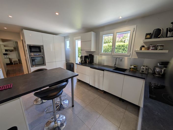 Image No.16-4 Bed House for sale