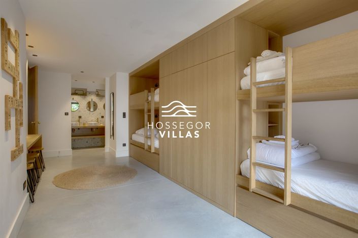 Image No.12-4 Bed House for sale