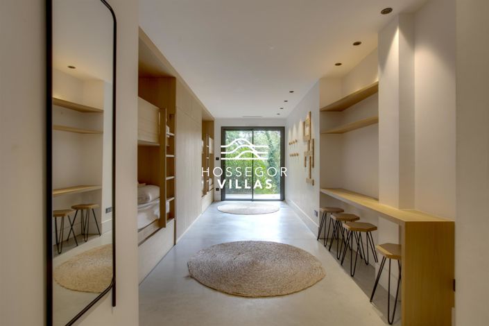 Image No.13-4 Bed House for sale