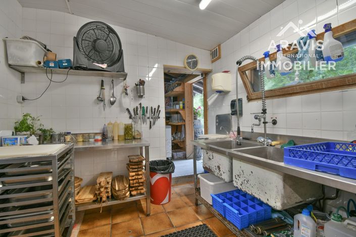 Image No.40-4 Bed House for sale