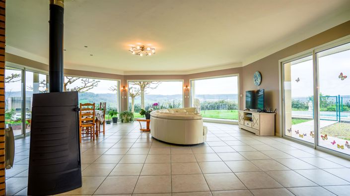 Image No.2-4 Bed House for sale