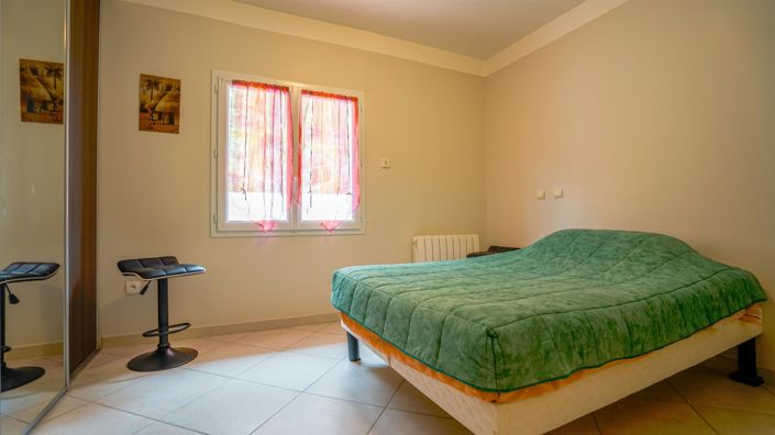 Image No.8-4 Bed House for sale