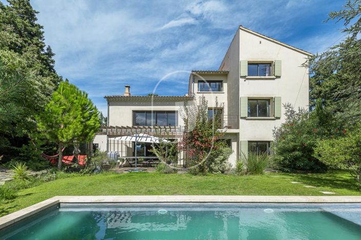 Image No.1-5 Bed House for sale
