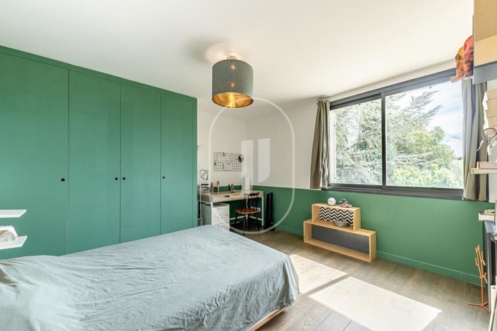 Image No.10-5 Bed House for sale