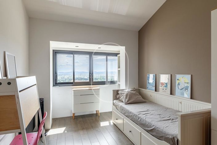 Image No.11-5 Bed House for sale